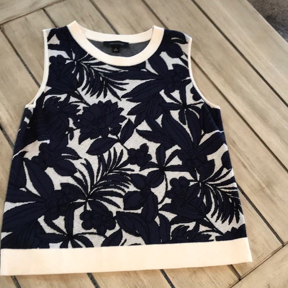 Ann Taylor Tops - ANN TAYLOR FLORAL KNIT TANK size small